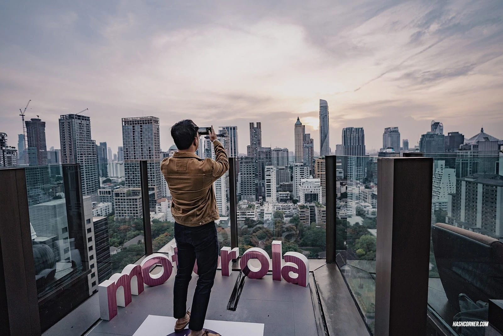 รีวิว กล้อง Motorola One Vision กับ Bangkok At Night