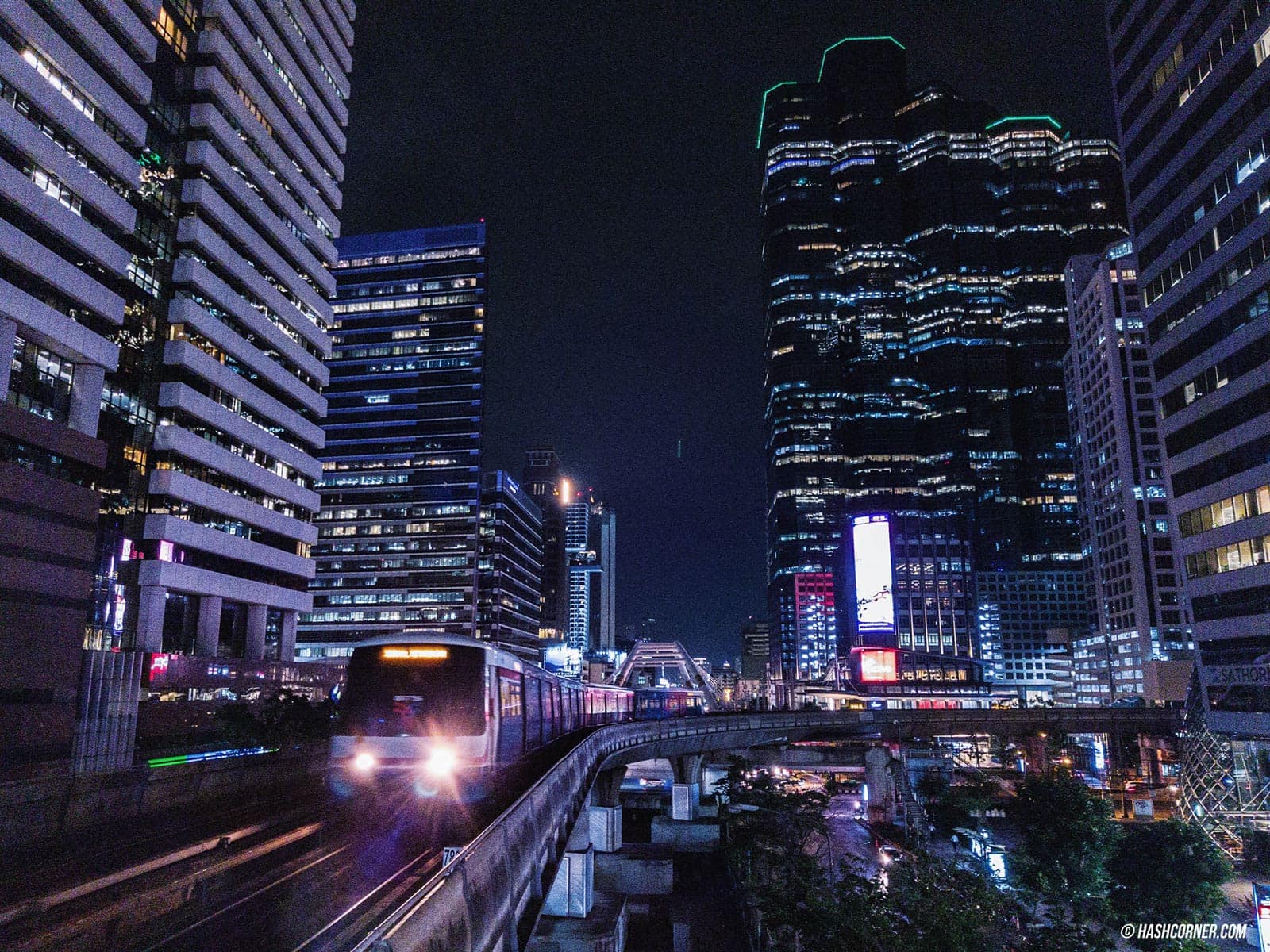 รีวิว กล้อง Motorola One Vision กับ Bangkok At Night