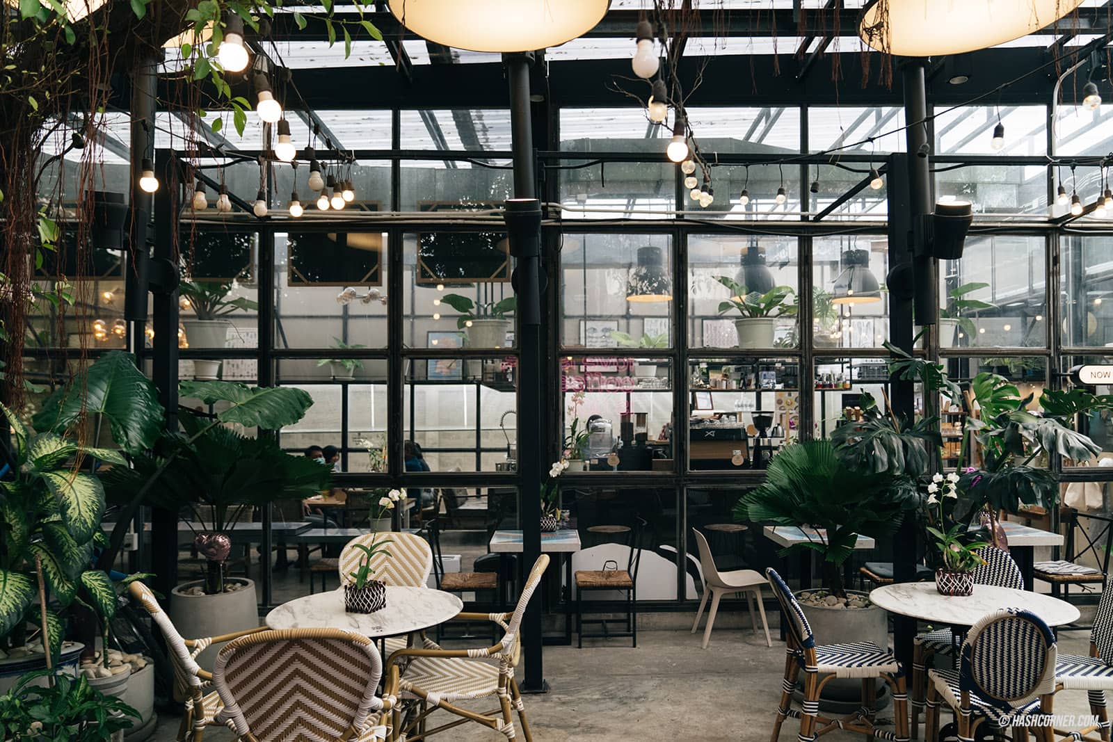 รีวิว อารีย์ x 9 คาเฟ่ ร้านอาหารและของกิน ต้องมาลอง!