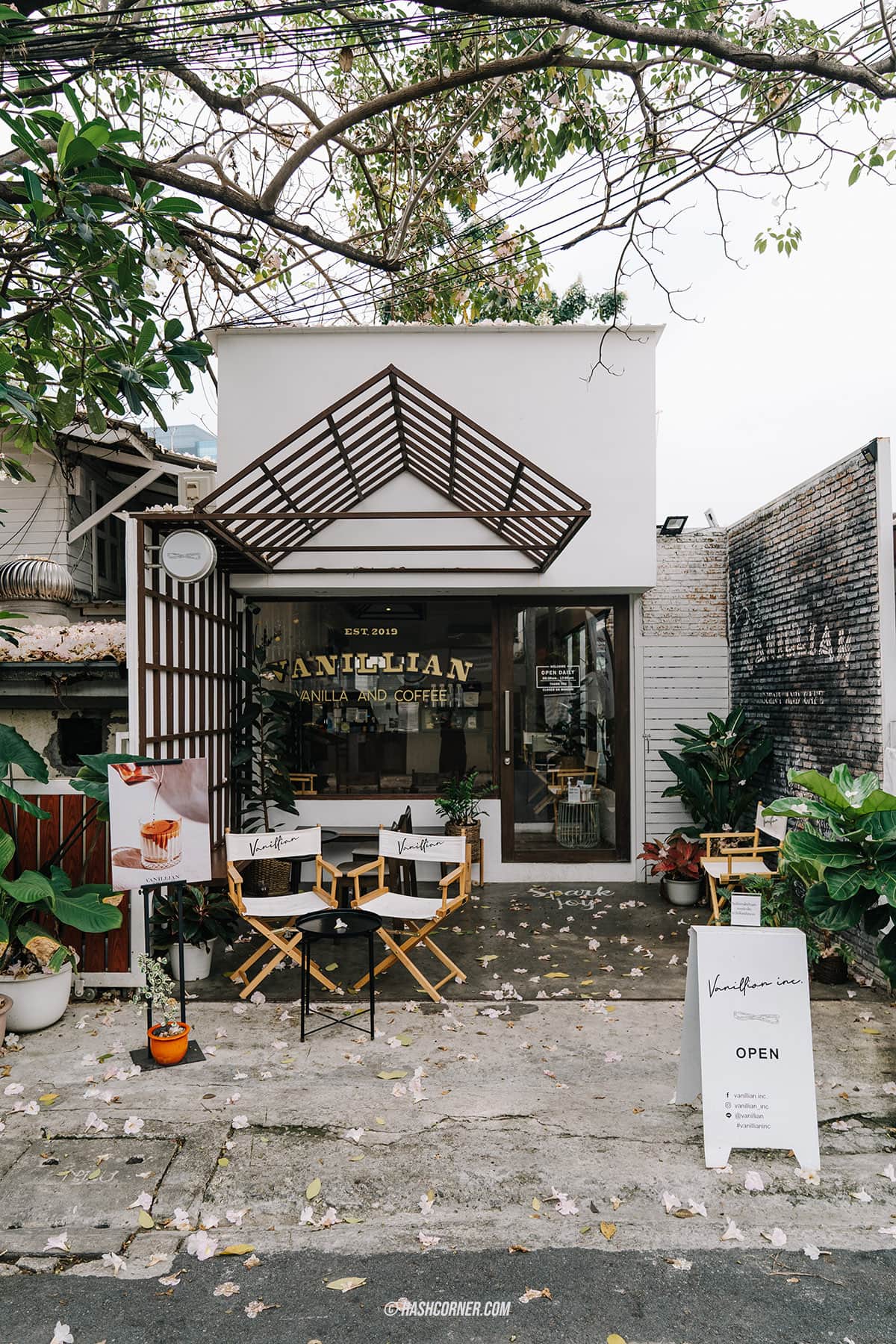 รีวิว อารีย์ x 9 คาเฟ่ ร้านอาหารและของกิน ต้องมาลอง!
