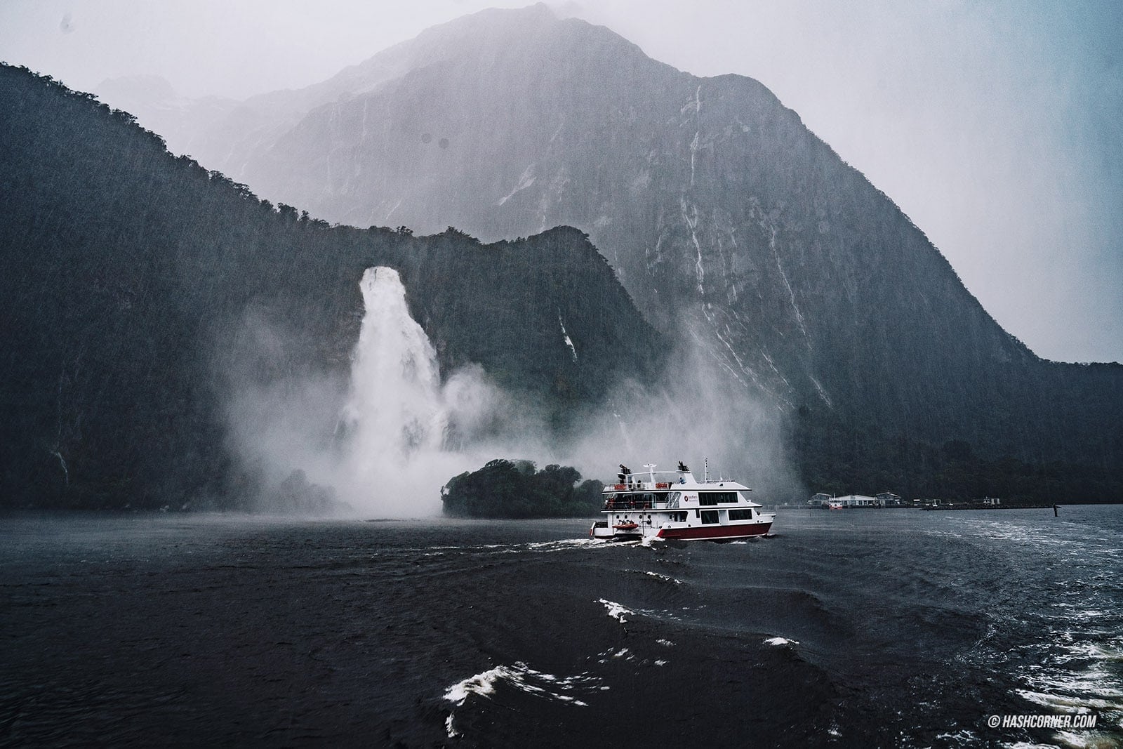 รีวิว ฟยอร์ดแลนด์-มิลฟอร์ดซาวด์ (Fiordland-Milford Sound) x นิวซีแลนด์ เกาะใต้