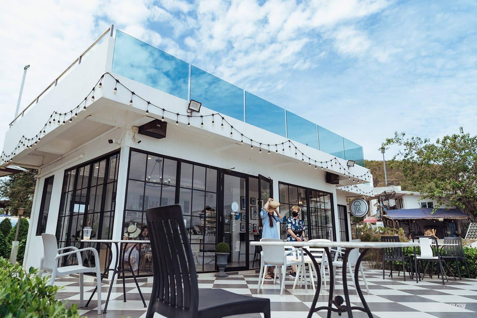 รีวิว เกาะล้าน x พัทยา รวมที่เที่ยวชายหาด-คาเฟ่ สุดปัง!