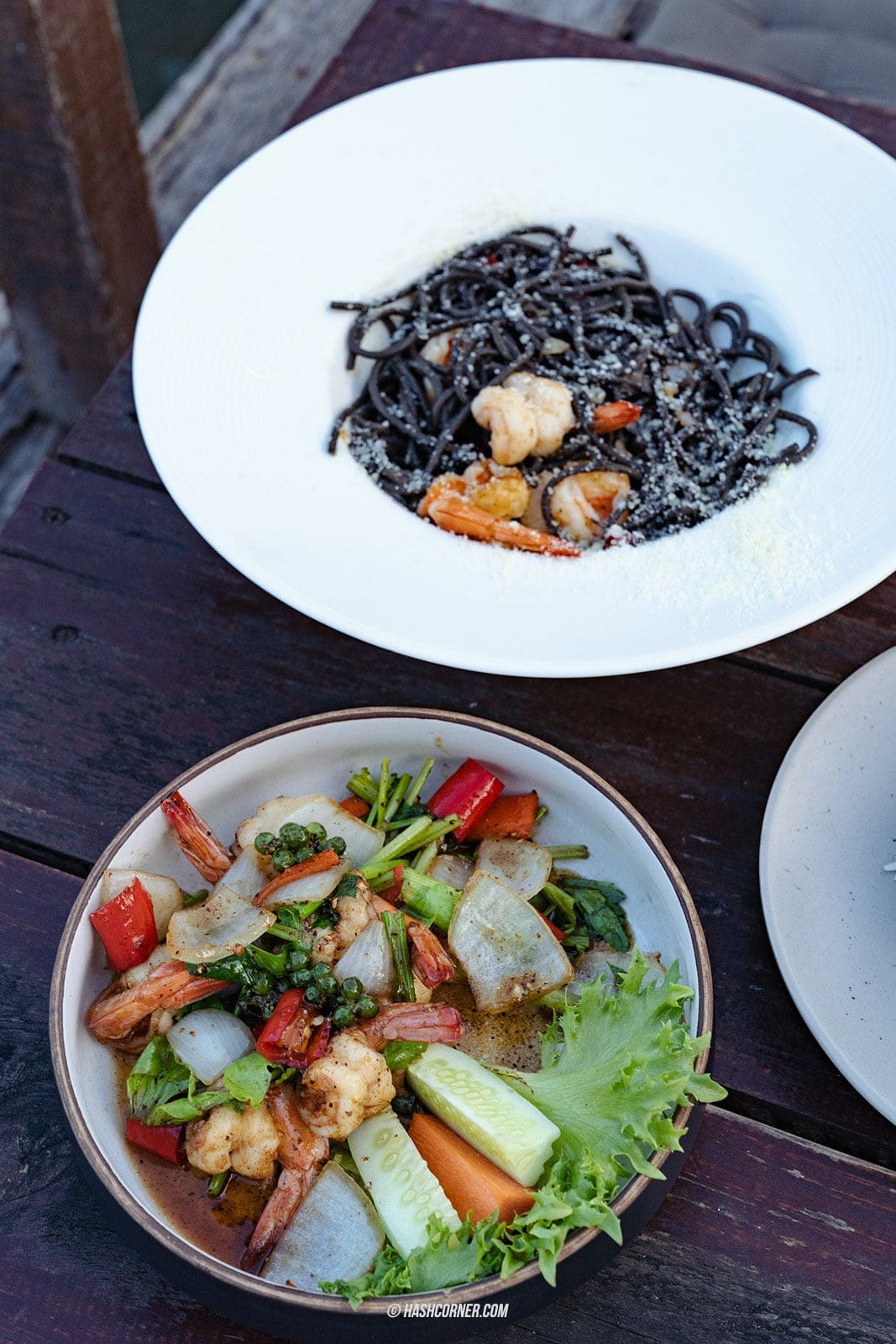 รีวิว เกาะล้าน x พัทยา รวมที่เที่ยวชายหาด-คาเฟ่ สุดปัง!