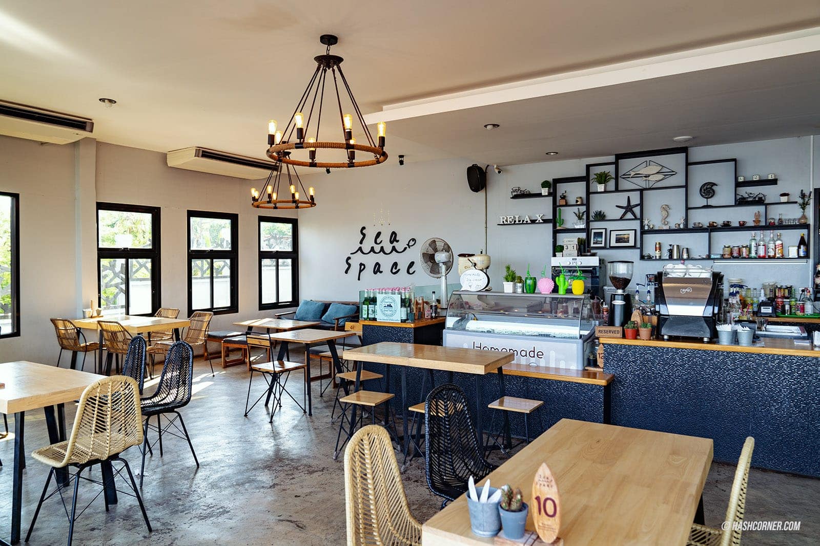 รีวิว เกาะล้าน x พัทยา รวมที่เที่ยวชายหาด-คาเฟ่ สุดปัง!