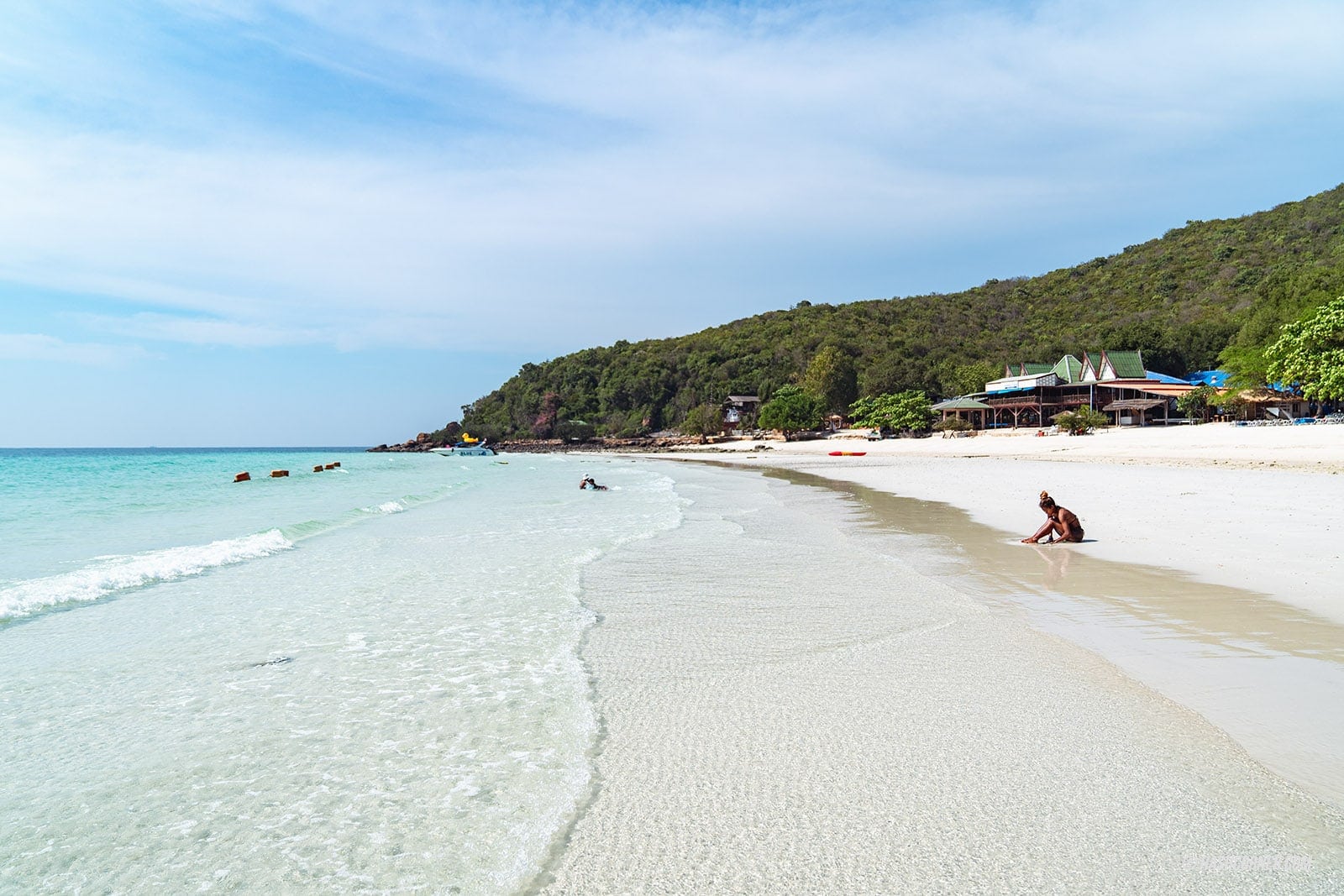 รีวิว เกาะล้าน x พัทยา รวมที่เที่ยวชายหาด-คาเฟ่ สุดปัง!