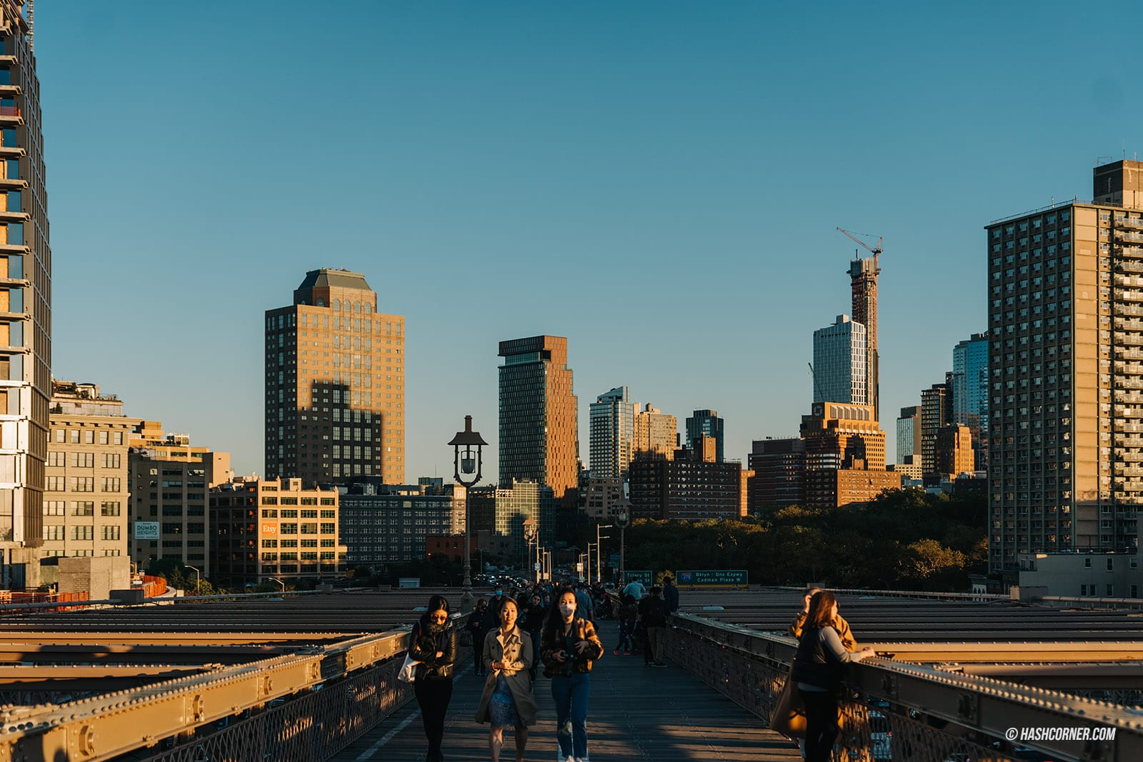 รีวิว สะพานบรูคลิน (Brooklyn Bridge) x นิวยอร์ก เดินเที่ยวถ่ายรูปสุดชิค