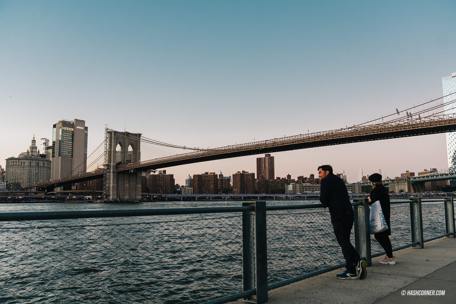 รีวิว สะพานบรูคลิน (Brooklyn Bridge) x นิวยอร์ก เดินเที่ยวถ่ายรูปสุดชิค