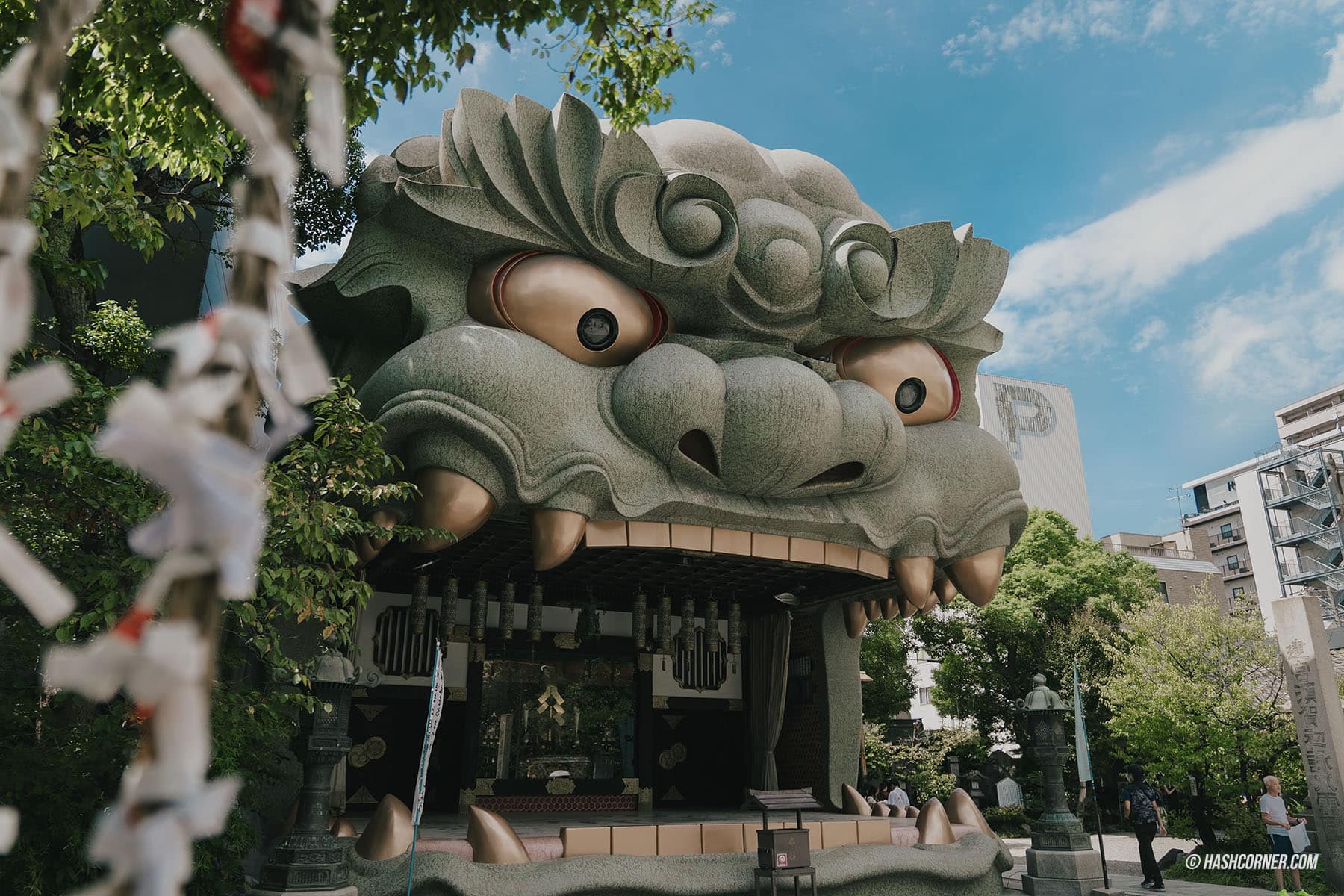 รีวิว ศาลเจ้านัมบะ ยาซากะ (Namba Yasaka Shrine) x โอซาก้า