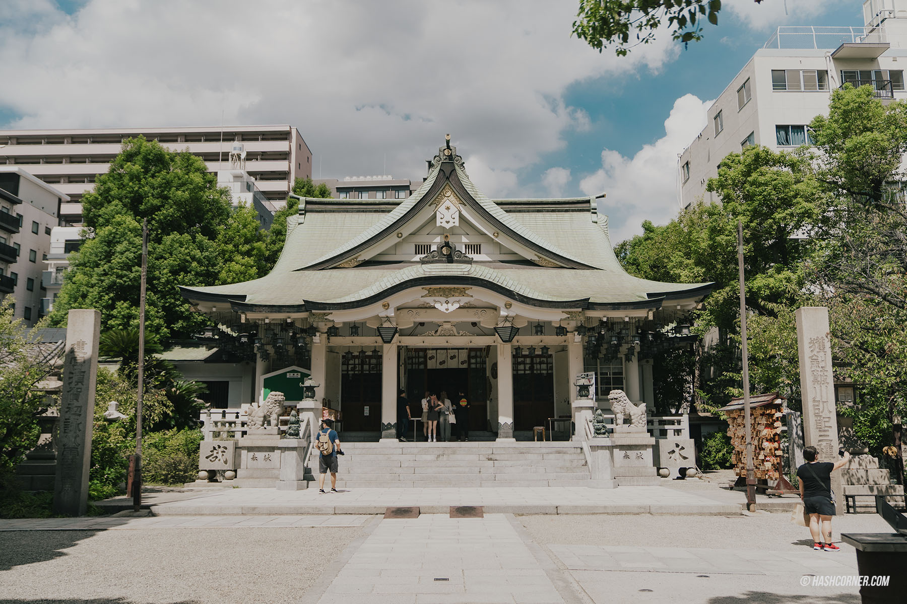 รีวิว ศาลเจ้านัมบะ ยาซากะ (Namba Yasaka Shrine) x โอซาก้า