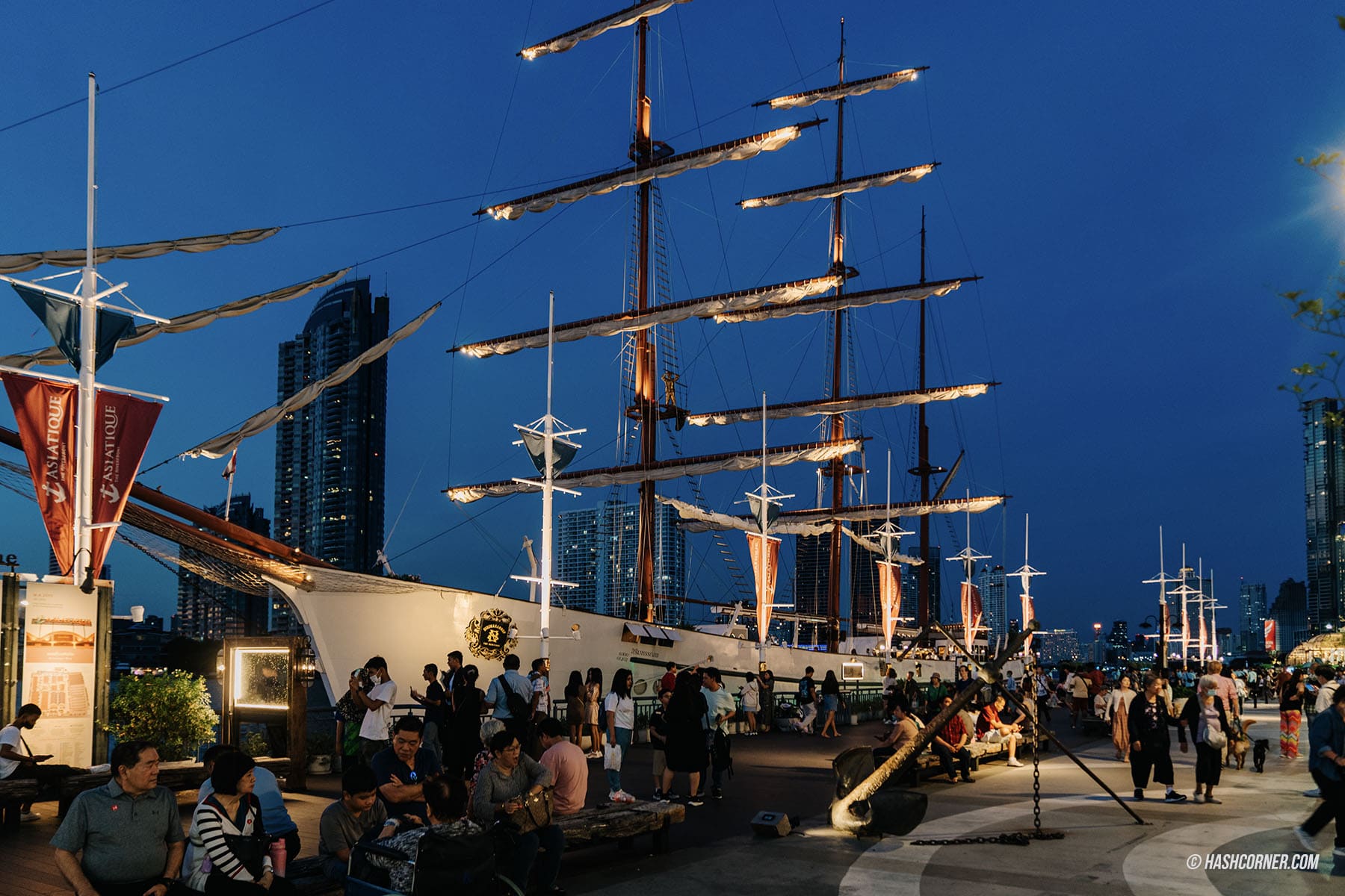 Asiatique Guide: Bangkok&#8217;s Eclectic Mix of Food, Fun, and Shopping