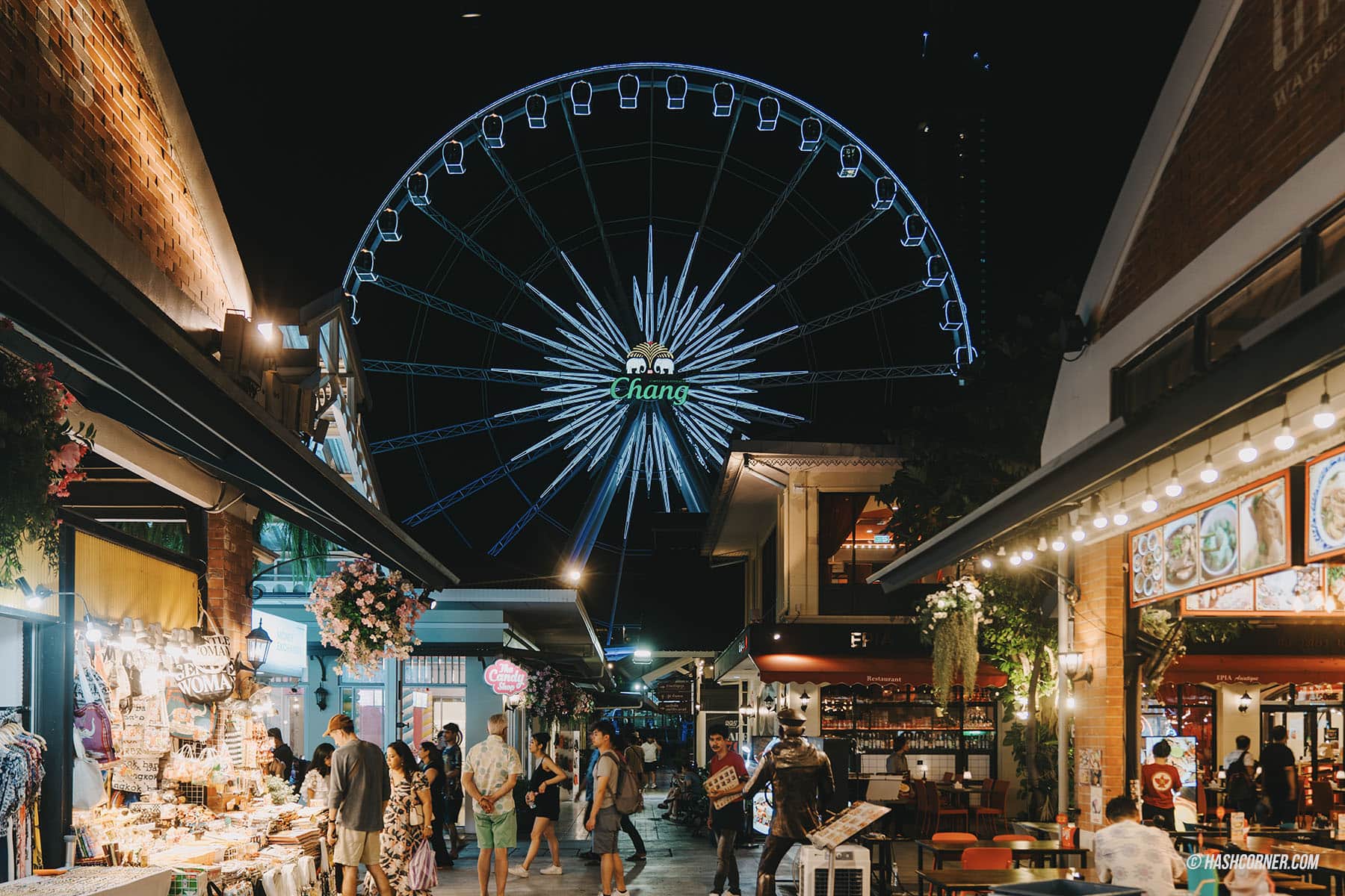 Asiatique Guide: Bangkok&#8217;s Eclectic Mix of Food, Fun, and Shopping