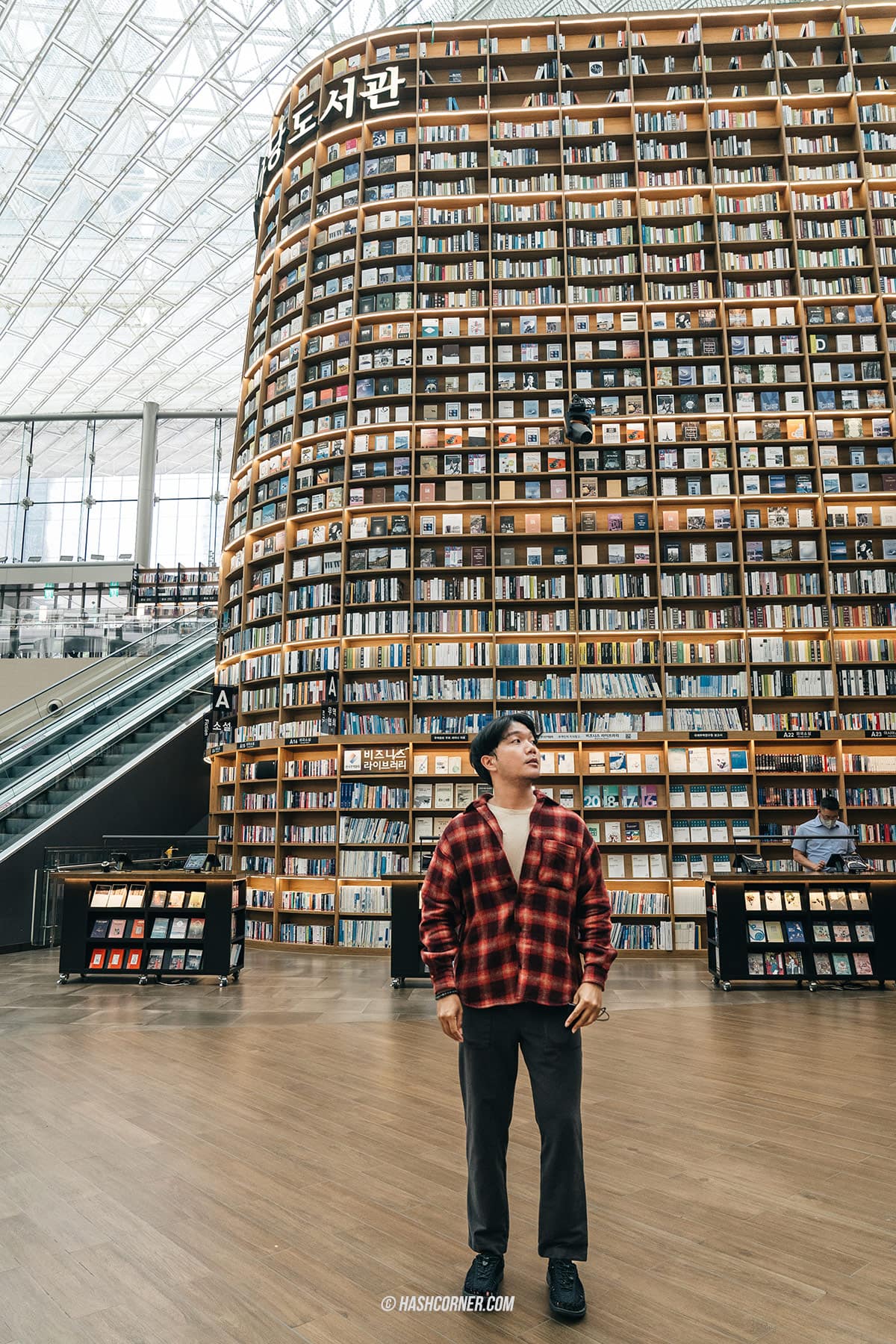 รีวิว ห้องสมุดสตาร์ฟิลด์ (Starfield Library) x โซล ร้านหนังสือถ่ายไอจีสุดปัง