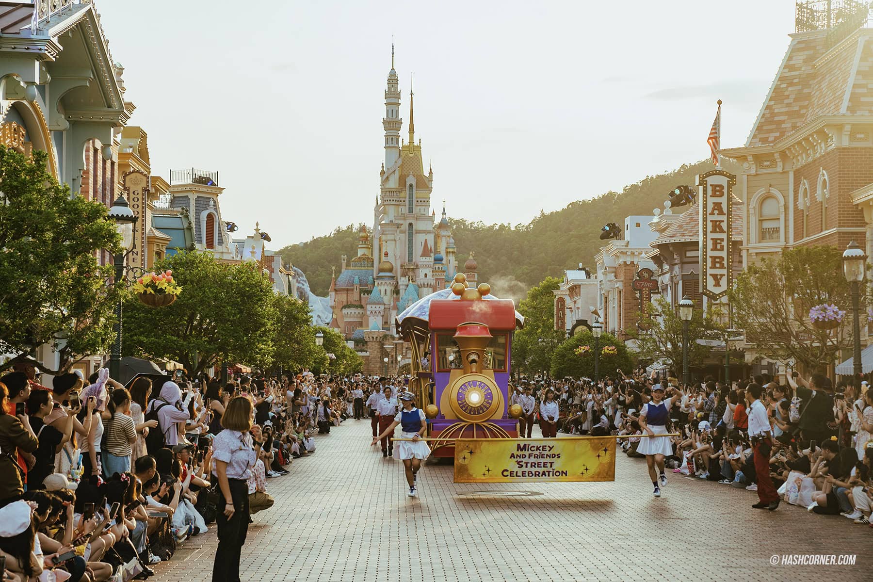 7 สิ่งห้ามพลาดใน ฮ่องกงดิสนีย์แลนด์ (Hong Kong Disneyland) ปี 2024