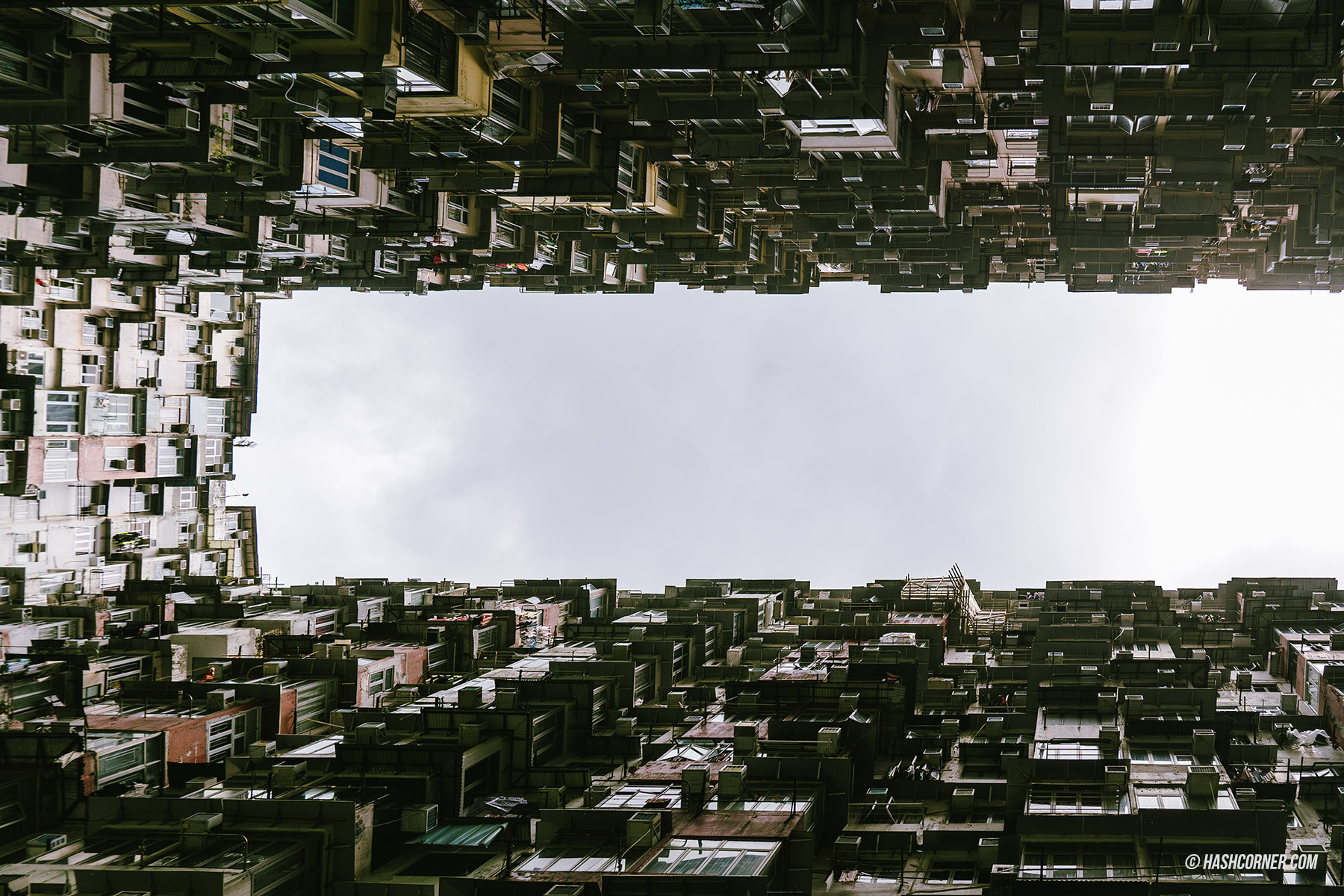 รีวิว Yick Cheong Building x ฮ่องกง ถ่ายรูปสุดชิคกับตึกทรานฟอร์เมอร์