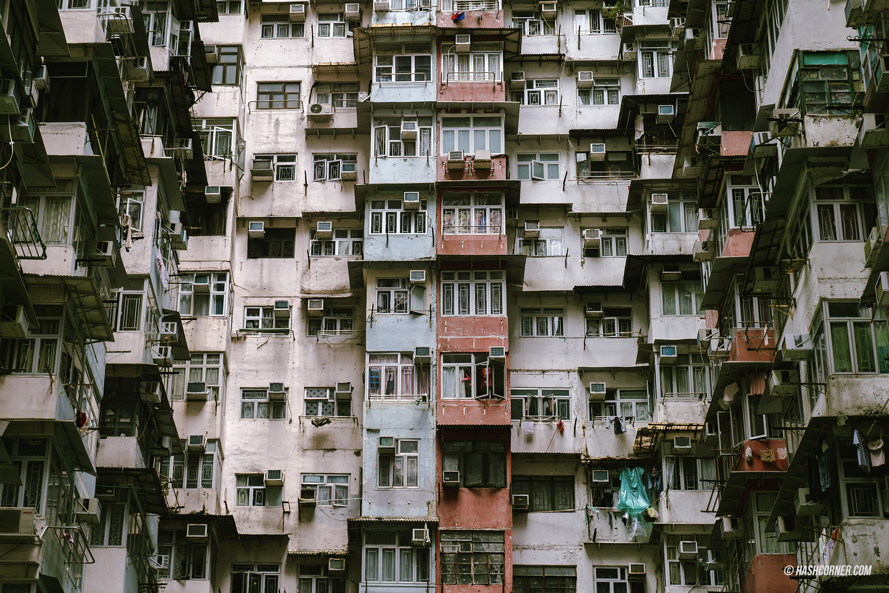 รีวิว Yick Cheong Building x ฮ่องกง ถ่ายรูปสุดชิคกับตึกทรานฟอร์เมอร์