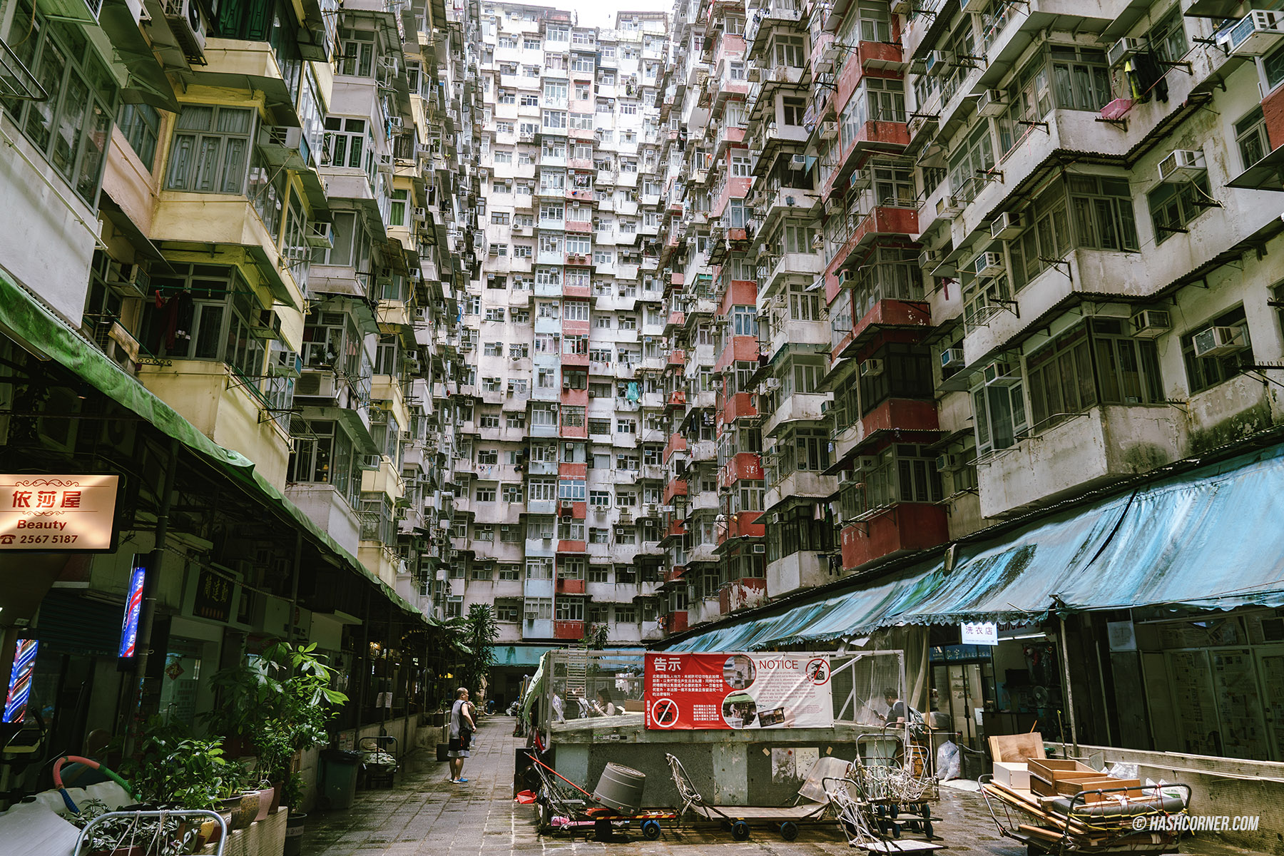 รีวิว Yick Cheong Building x ฮ่องกง ถ่ายรูปสุดชิคกับตึกทรานฟอร์เมอร์
