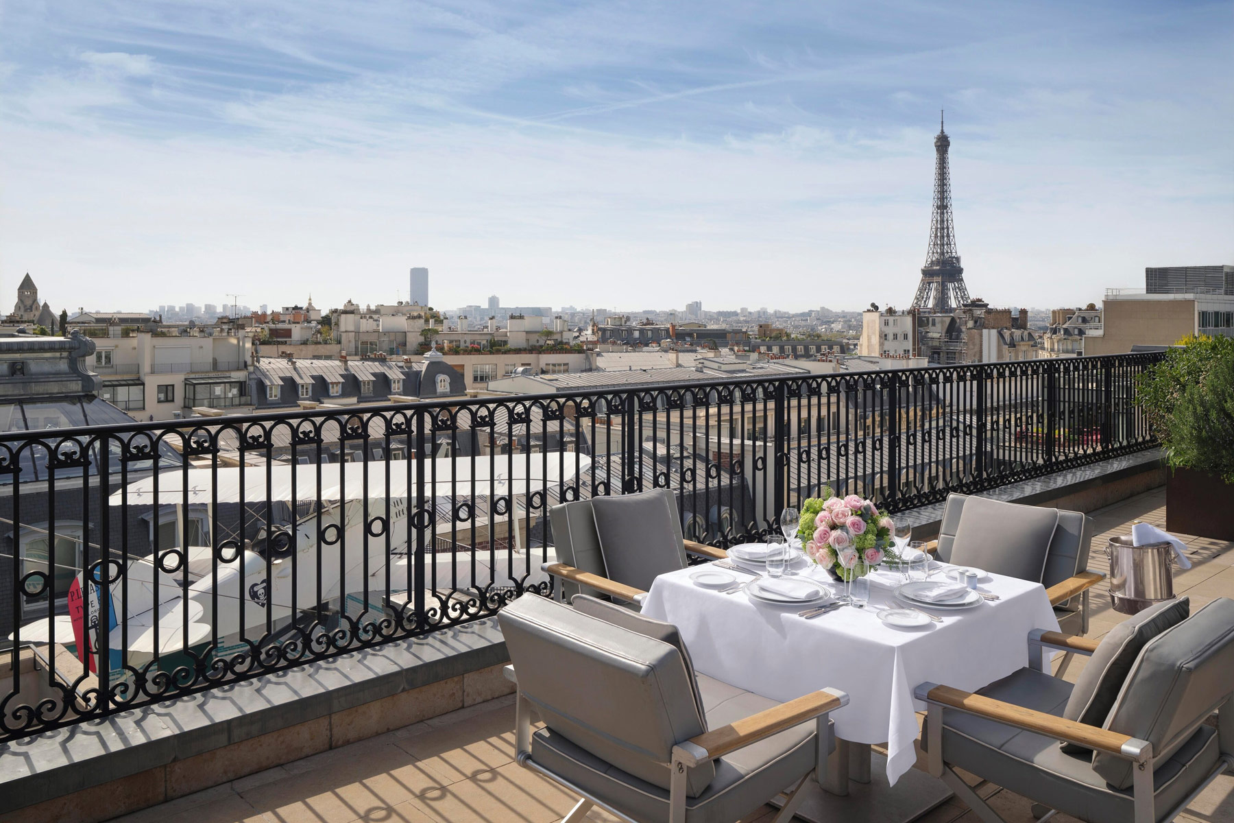 โรงแรมปารีส (Paris): พักย่านไหนดี? แนะนำที่พักปี 2025