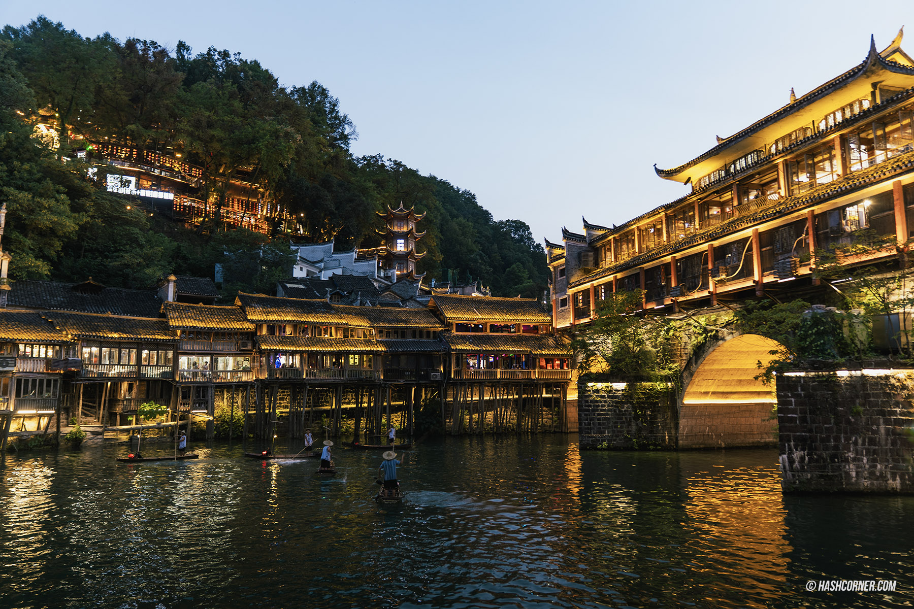 รีวิว เฟิ่งหวง (Fenghuag) x จีน เมืองโบราณที่ยังมีชีวิต