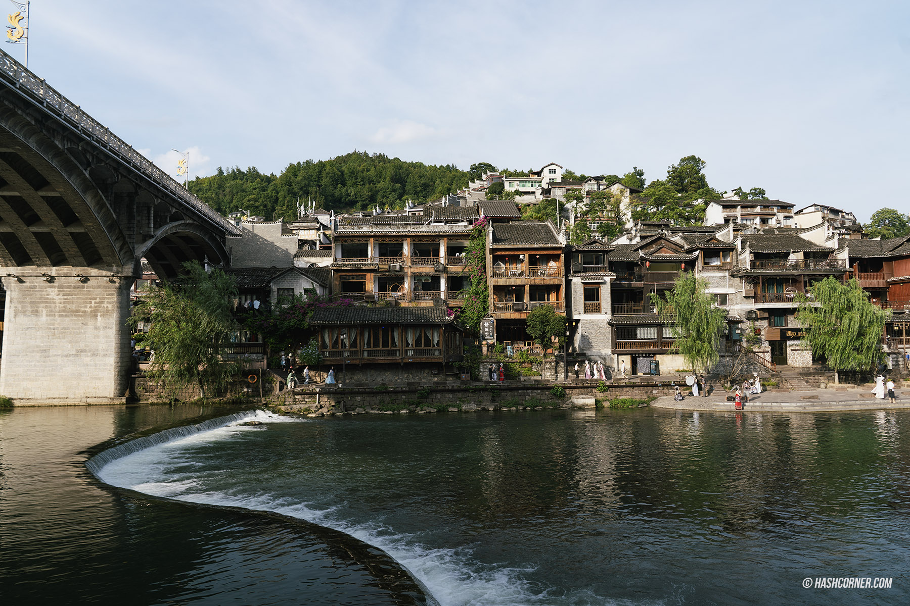 รีวิว เฟิ่งหวง (Fenghuag) x จีน เมืองโบราณที่ยังมีชีวิต