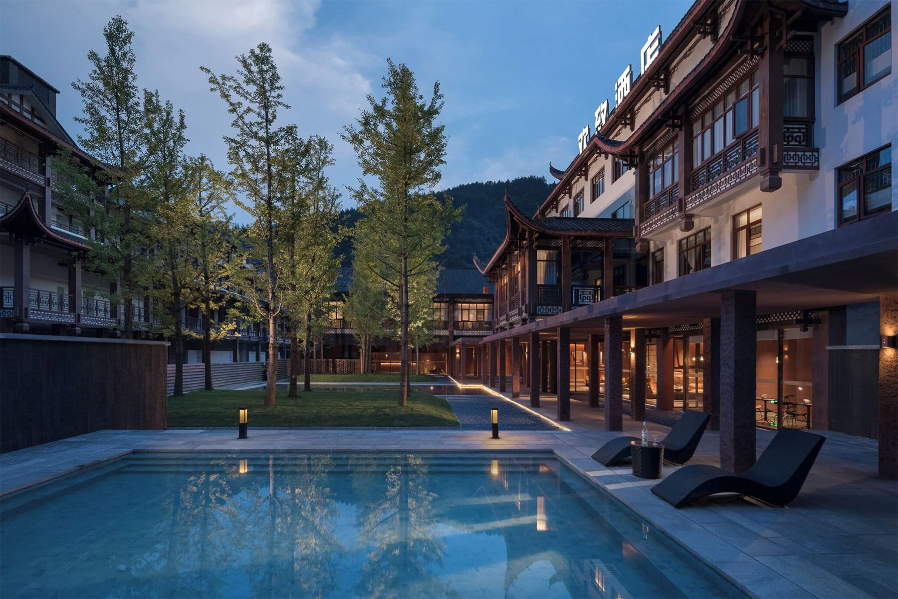 FUNGEE S Hotel Zhangjiajie National Forest Park Wulingyuan Sign Gate ที่พักจางเจียเจี้ย (Zhangjiajie) 2026: พักย่านไหนดี? แนะนำโรงแรมเริ่ด